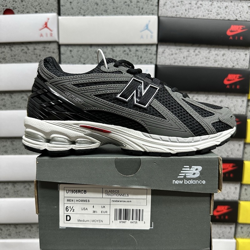 New Balance 1906 Sneakers