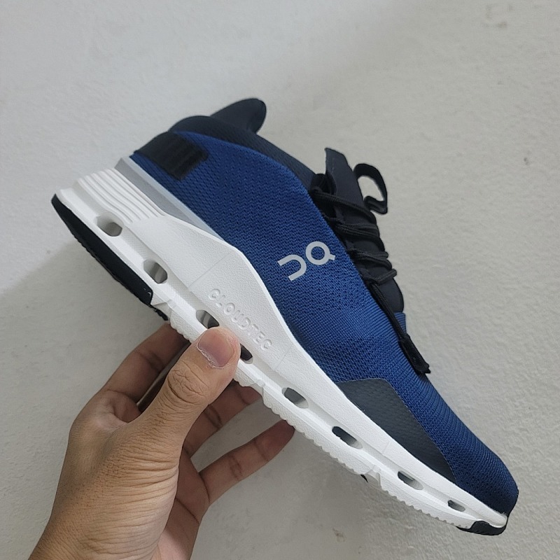 On Cloudnova colour options