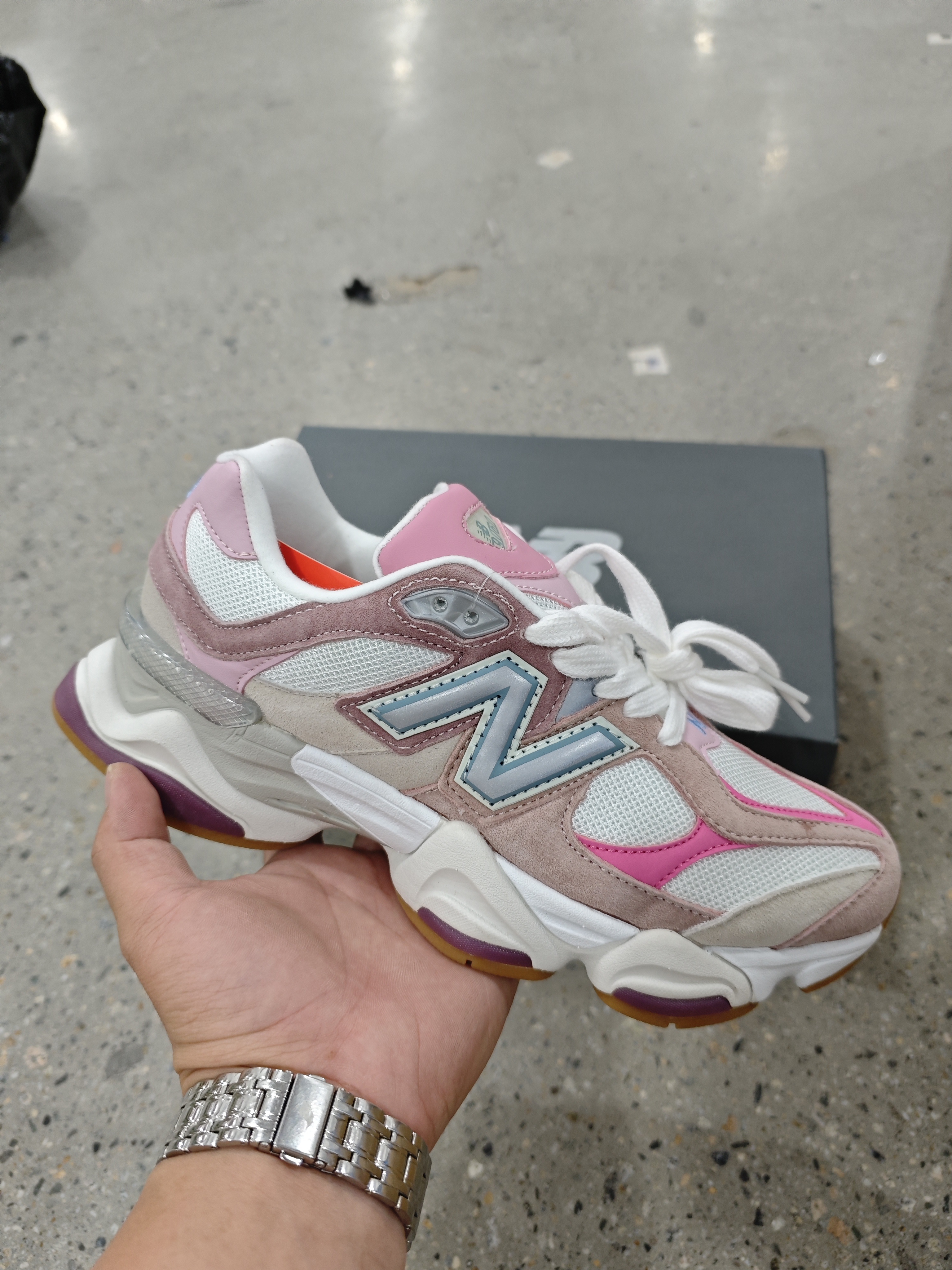 New Balance 9060