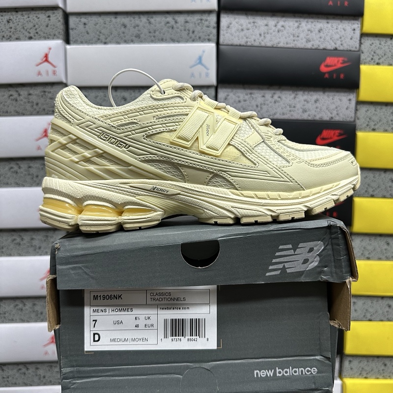 New Balance 1906 Sneakers