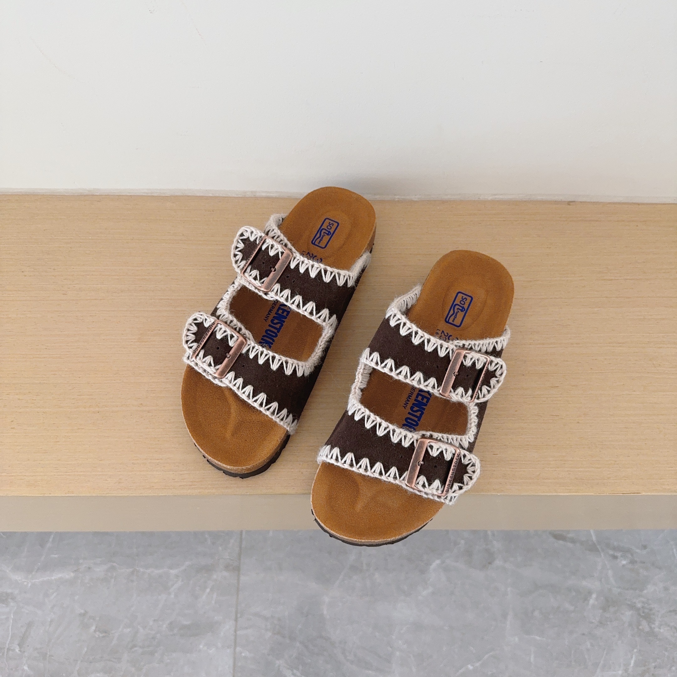 UGG Footwear Style 075