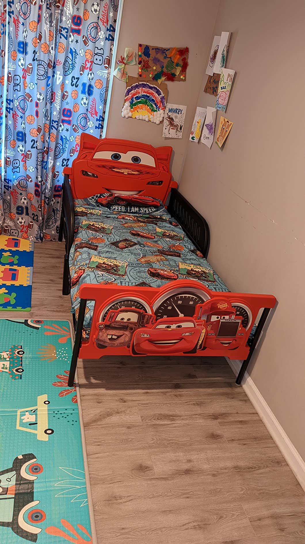 Marvel Spider-Man Plastic 3D-Footboard Twin Bed by Delta Children