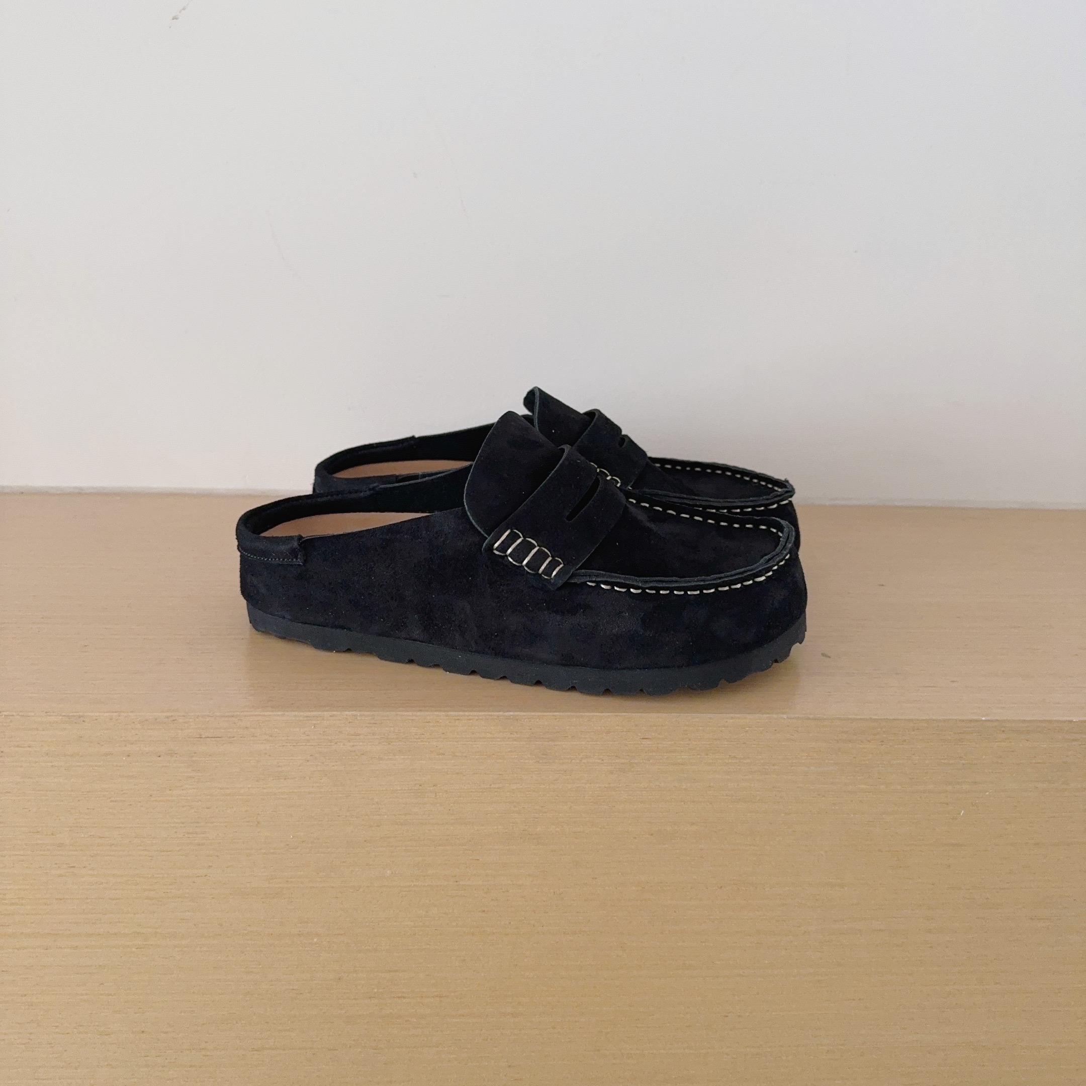 UGG Footwear Style 071