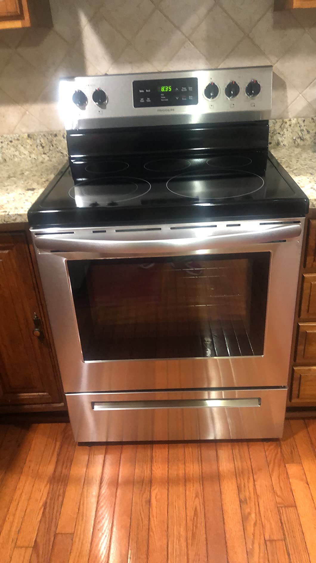 30 Freestanding Electric Range with 5.3 cu. ft. Capacity 2 Oven