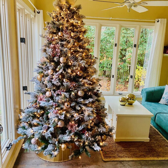 7.5'' Lighted Artificial Pine Christmas Tree