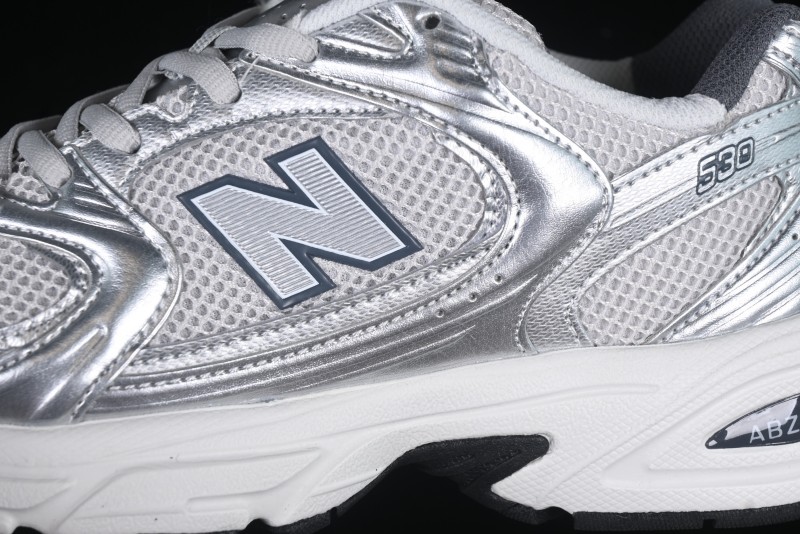 New Balance 530