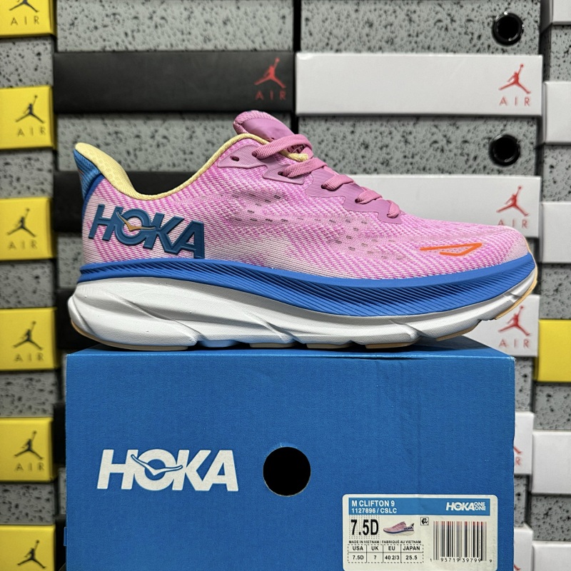 Hoka Clifton 9 Wide Sneakers