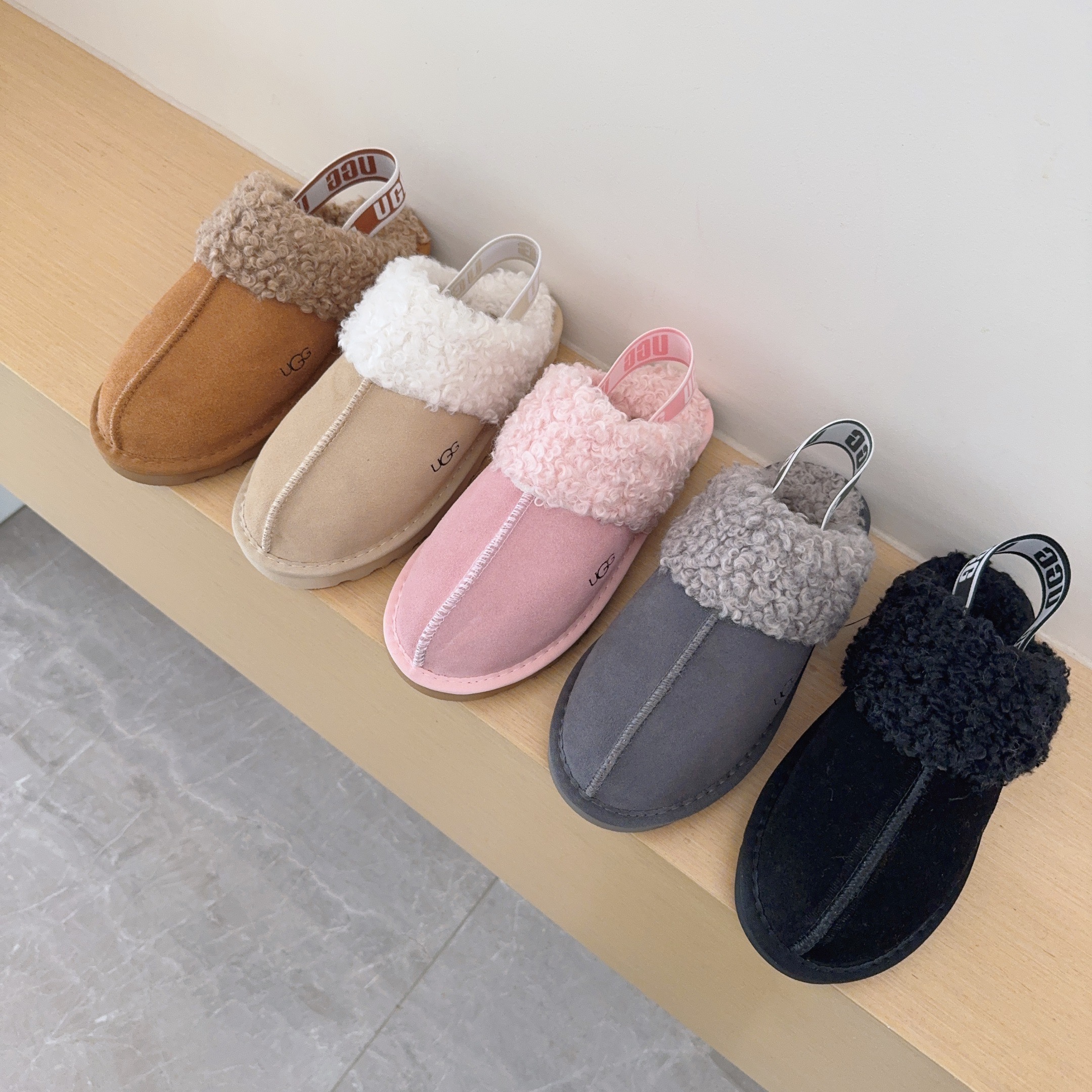 UGG Kids Curly Fleece Star Letter Slippers