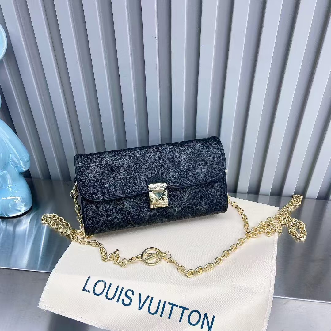 LV chain crossbody bag 8A