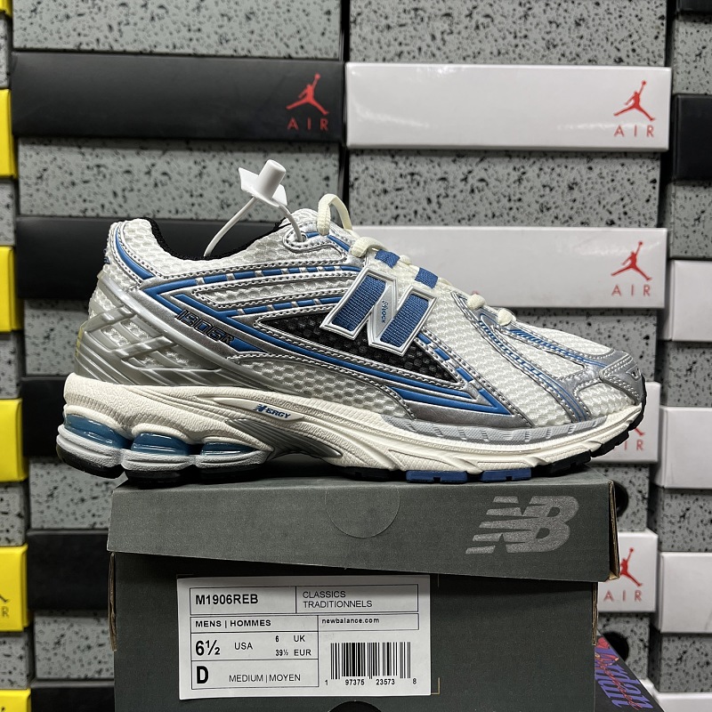 New Balance 1906 Sneakers