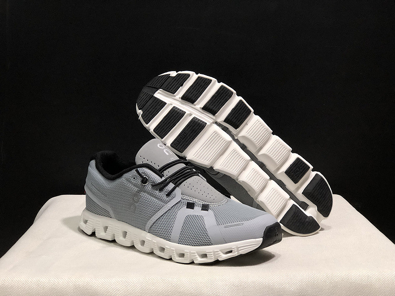 On Cloud 5 Running Shoes