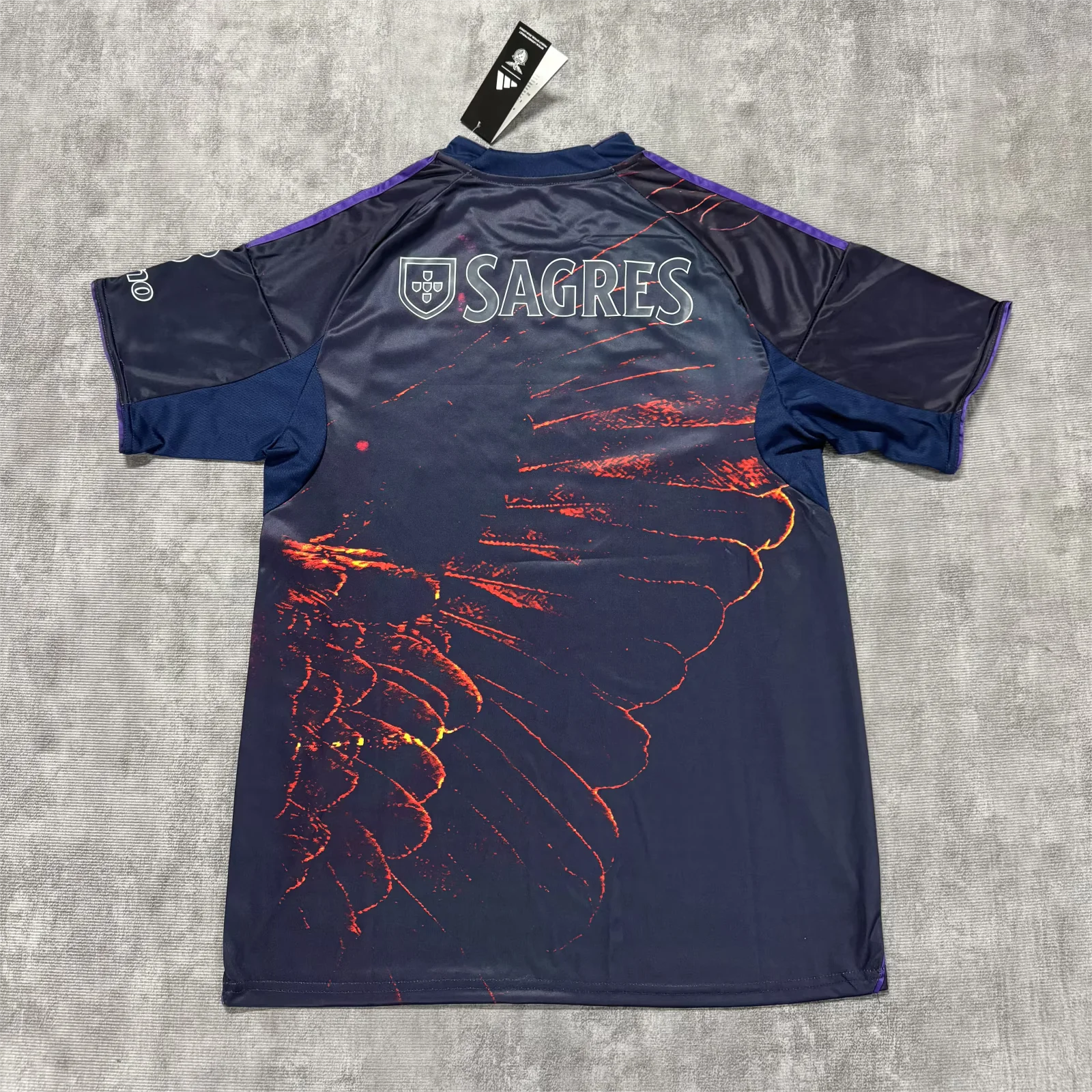 Camisola Adidas x Vhils x SL Benfica - Edição Especial 2025-2026