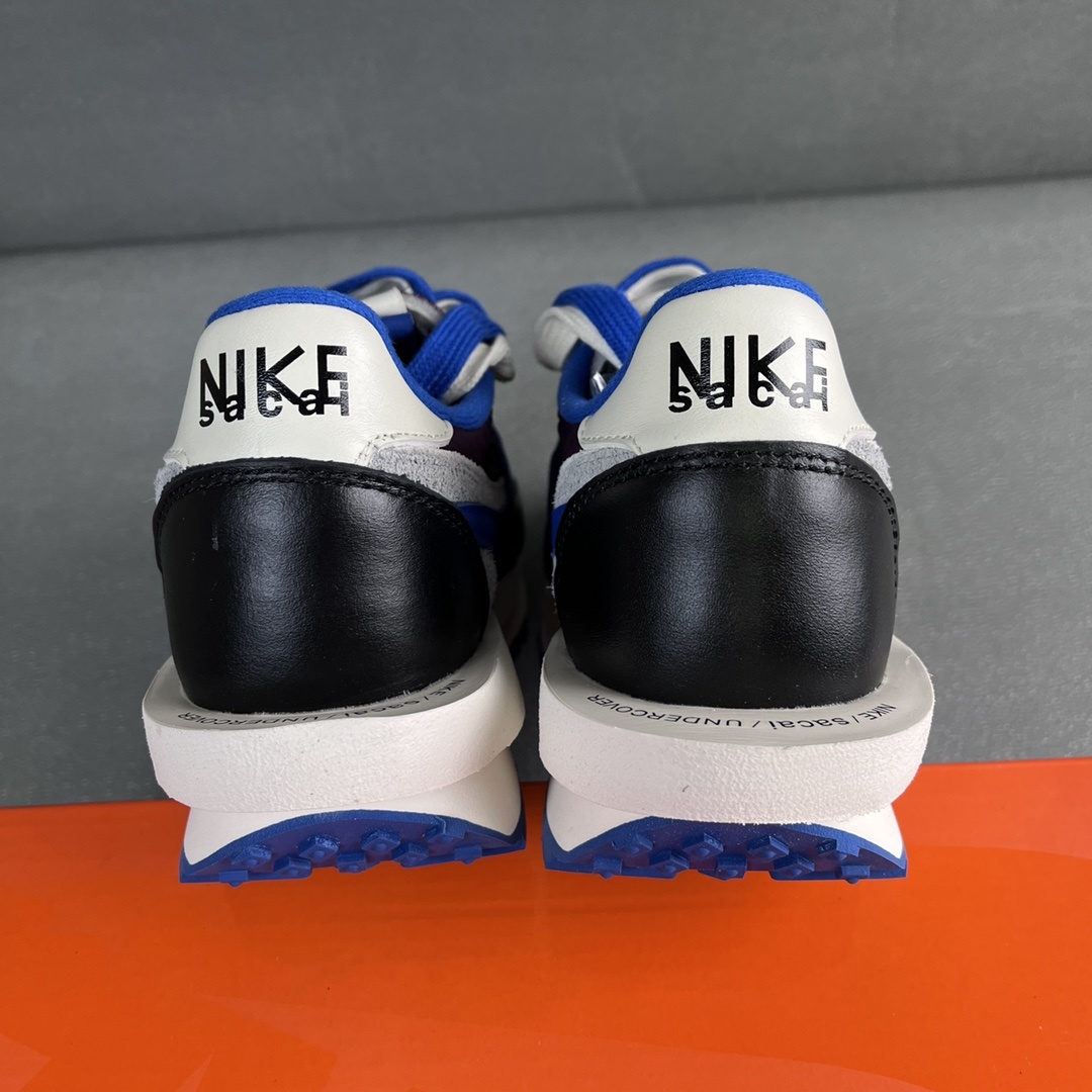 Nike x sacai Sneakers detail 1