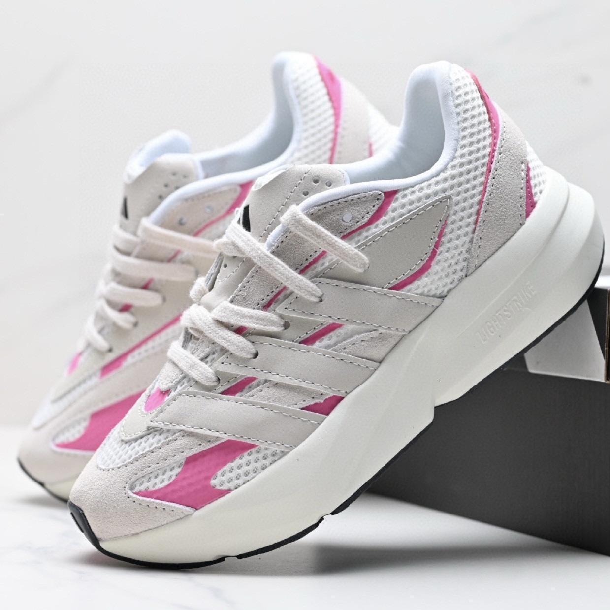 Adidas LightBlaze