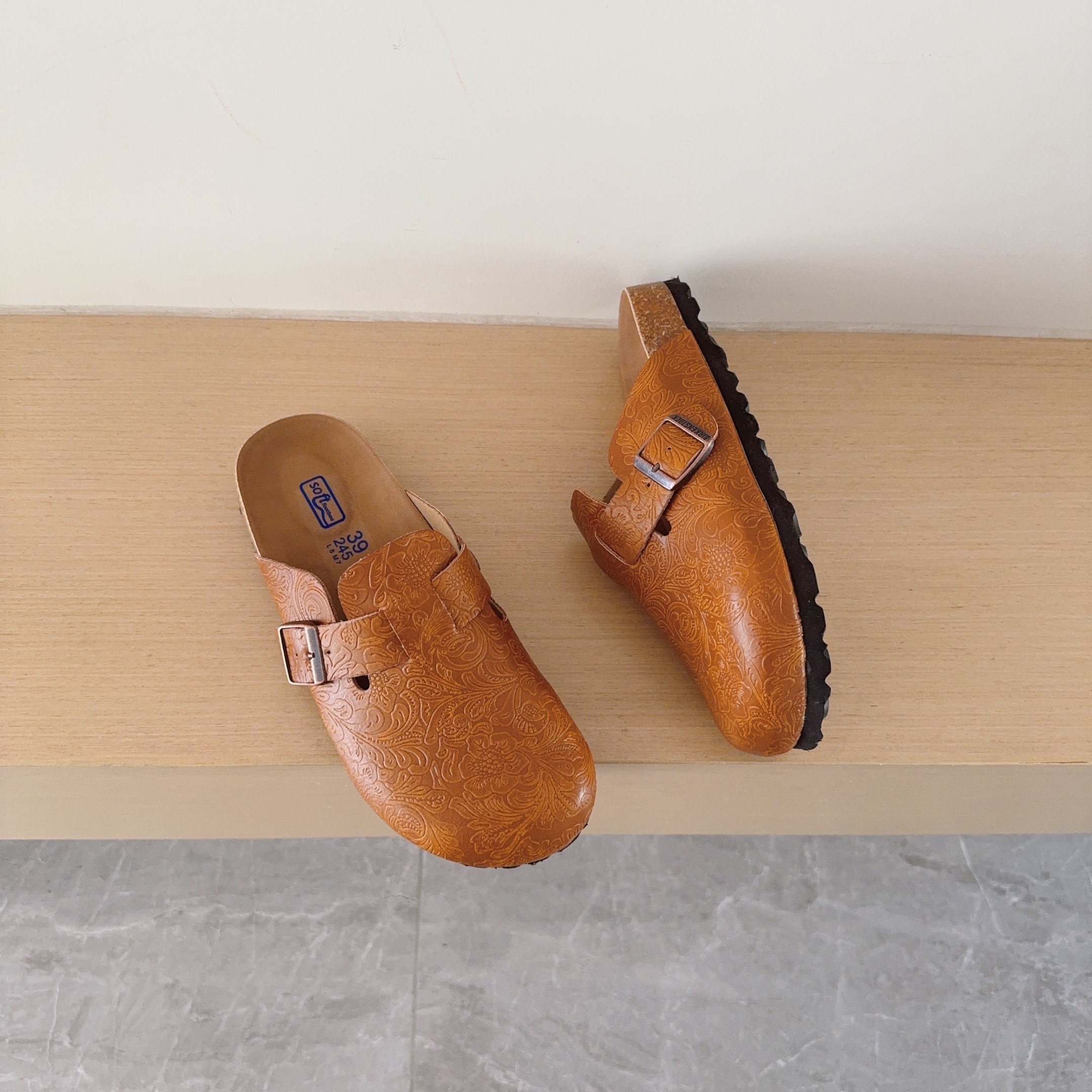 UGG Kids Leather Chevron Series Birken-Style Clogs Adult And Kids