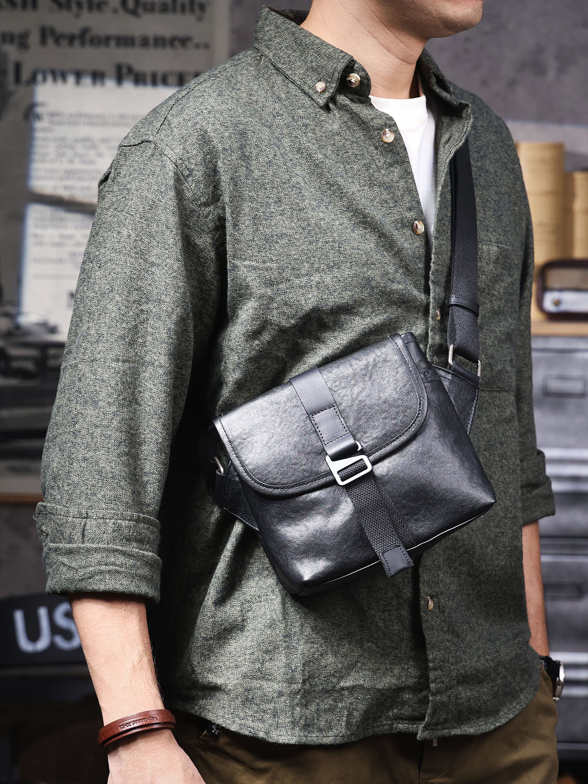 Modern Utility Leather Crossbody Pouch - Compact Design for the Urban Lifestyle