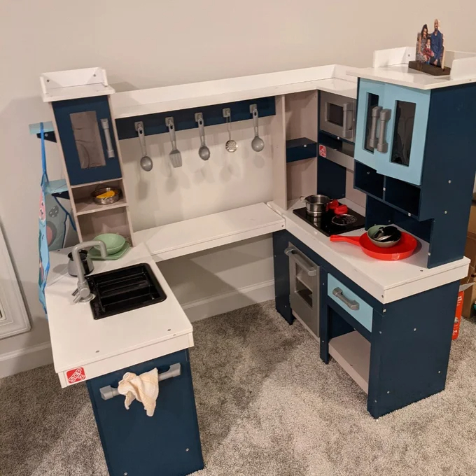 Grand Walk Wood Kitchen Set