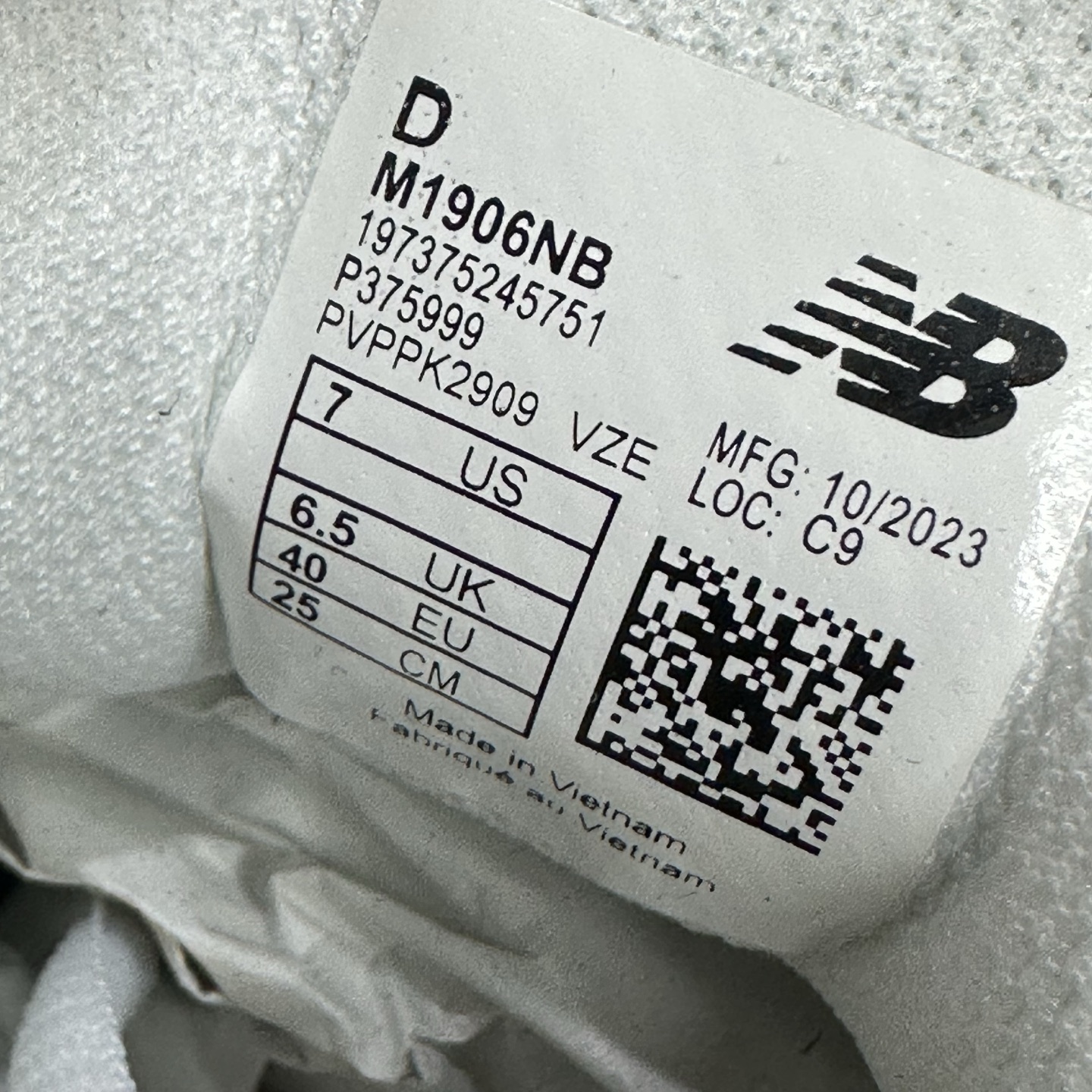 New Balance 1906 Sneakers detail 3