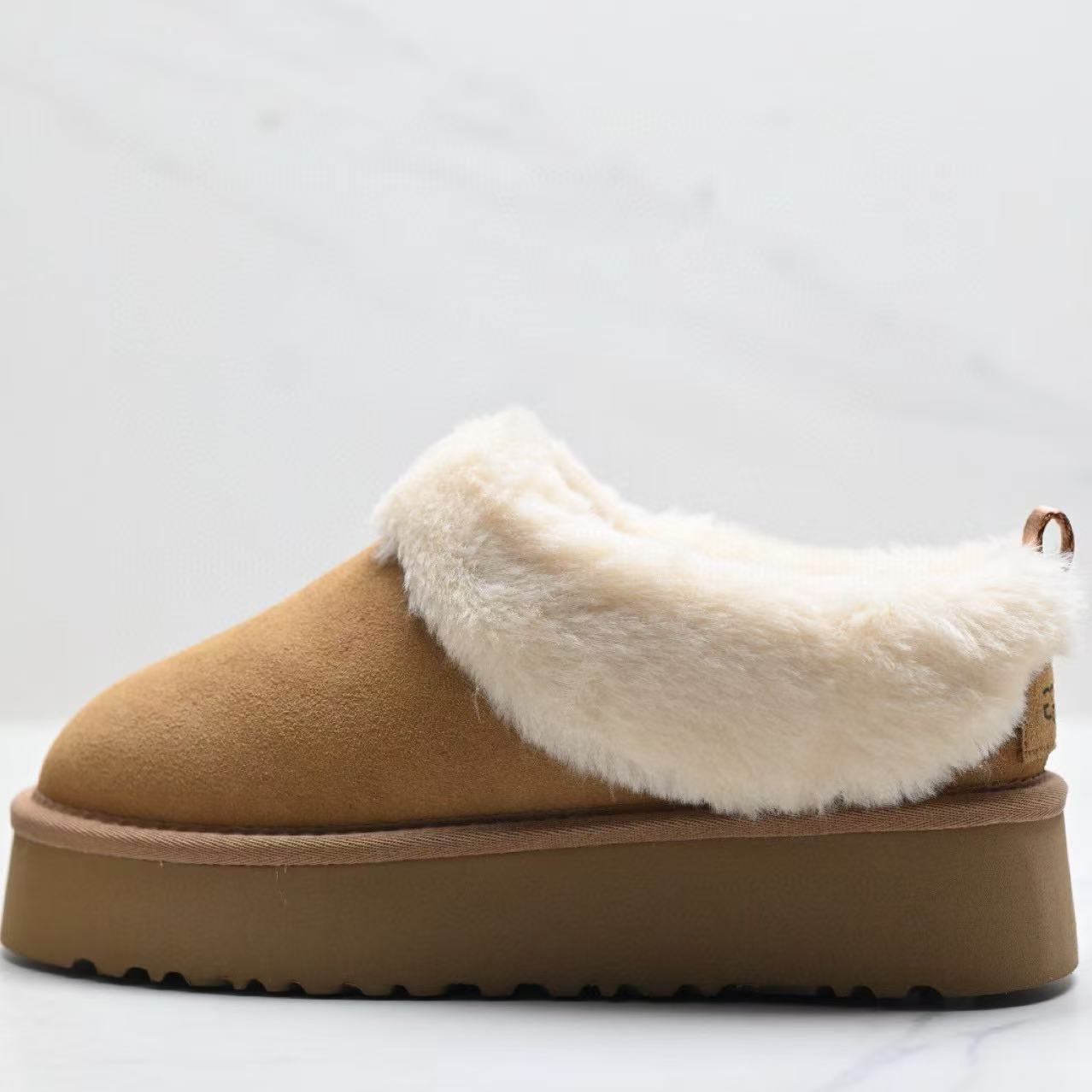 UGG Classic Clear Mini Detail 20