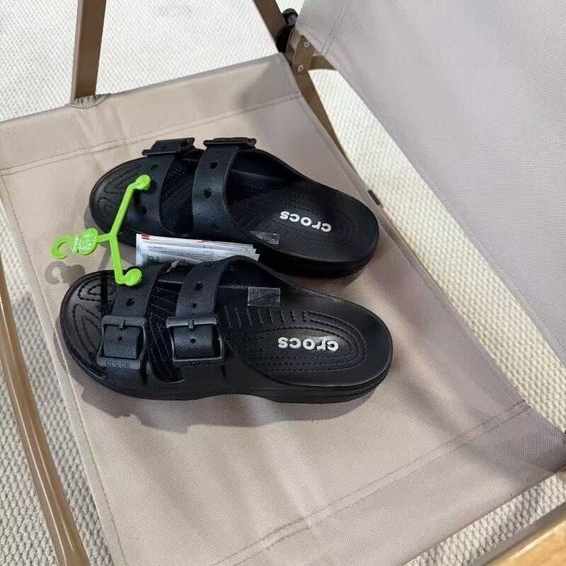 Crocs Saturday Sandals