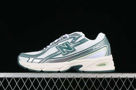 New Balance 740