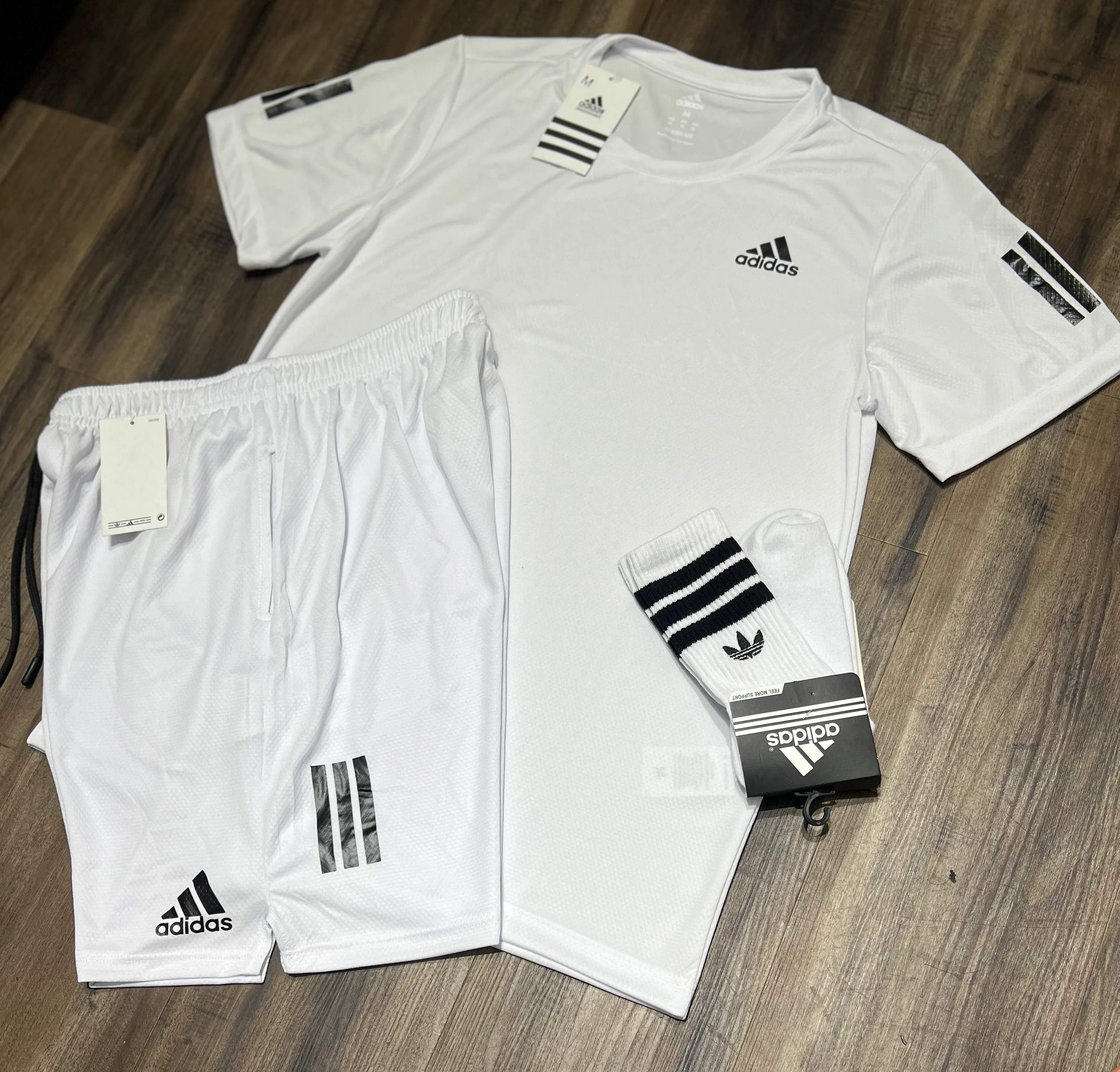 Oferta Kit  camiseta shorts e meia