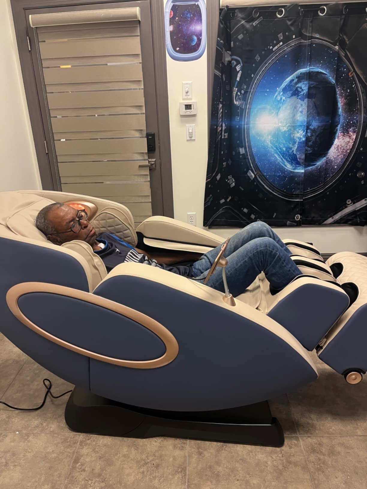 APP Controlled 4D Massage Chairs