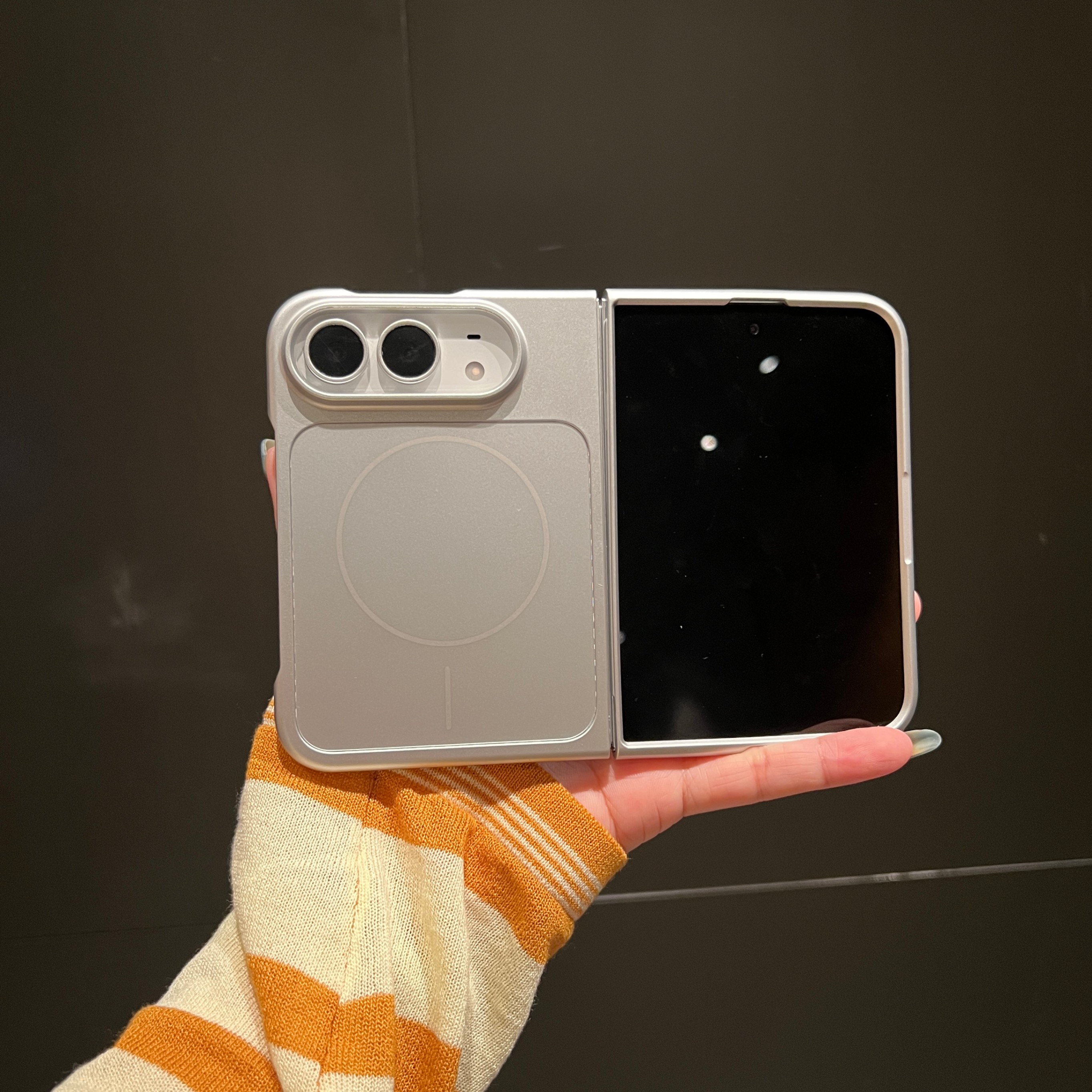 iPhone Duo Protective Case MagSafe - back view