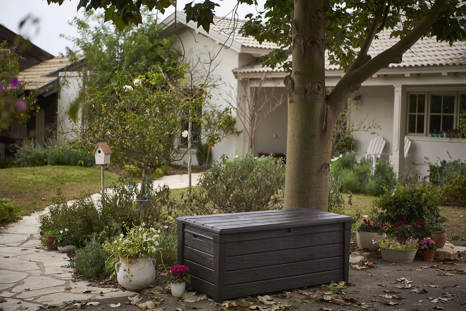 Keter Brightwood 120 Gallon Large Elegant Resin Water Resistant