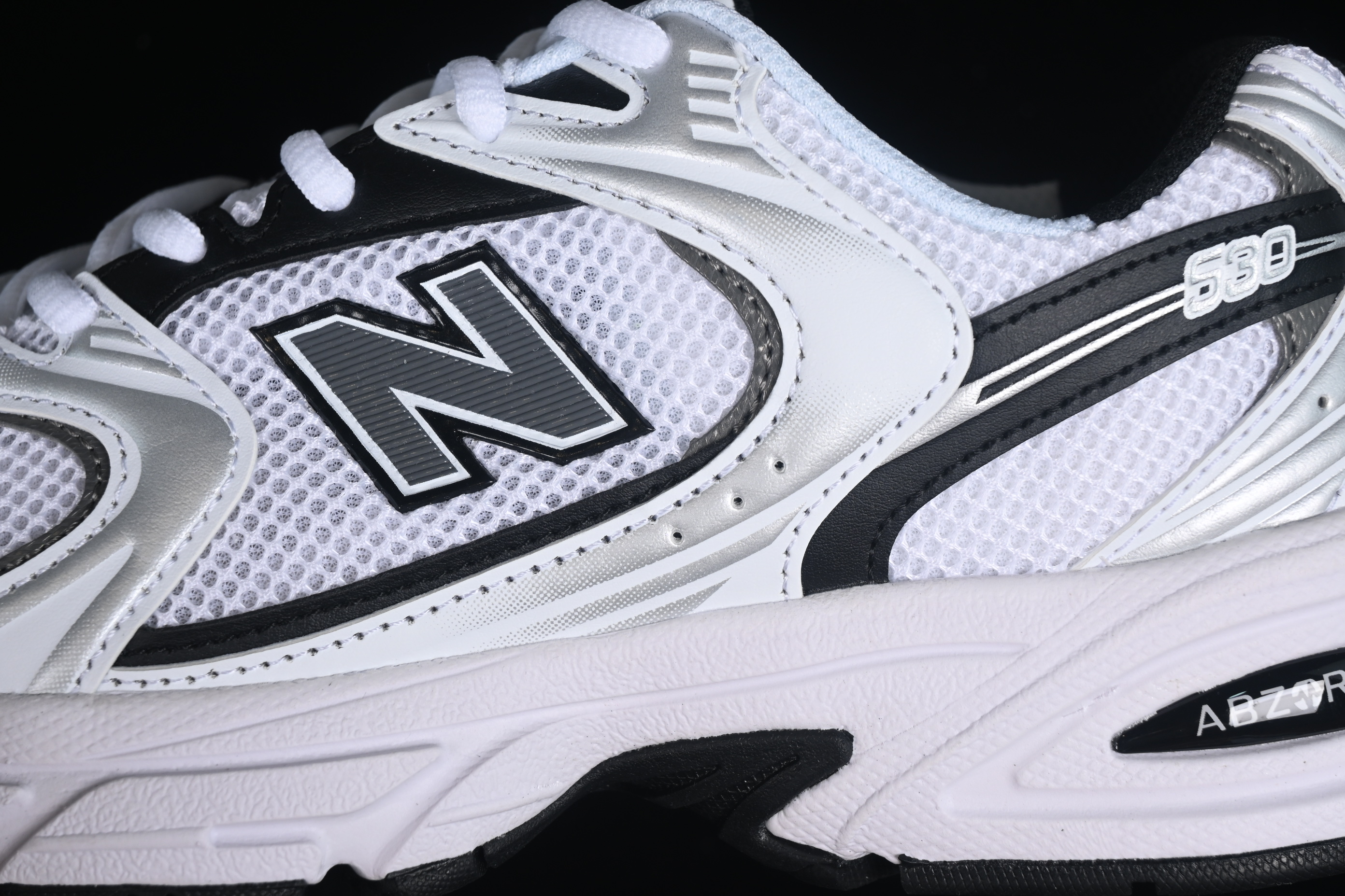 New Balance 530