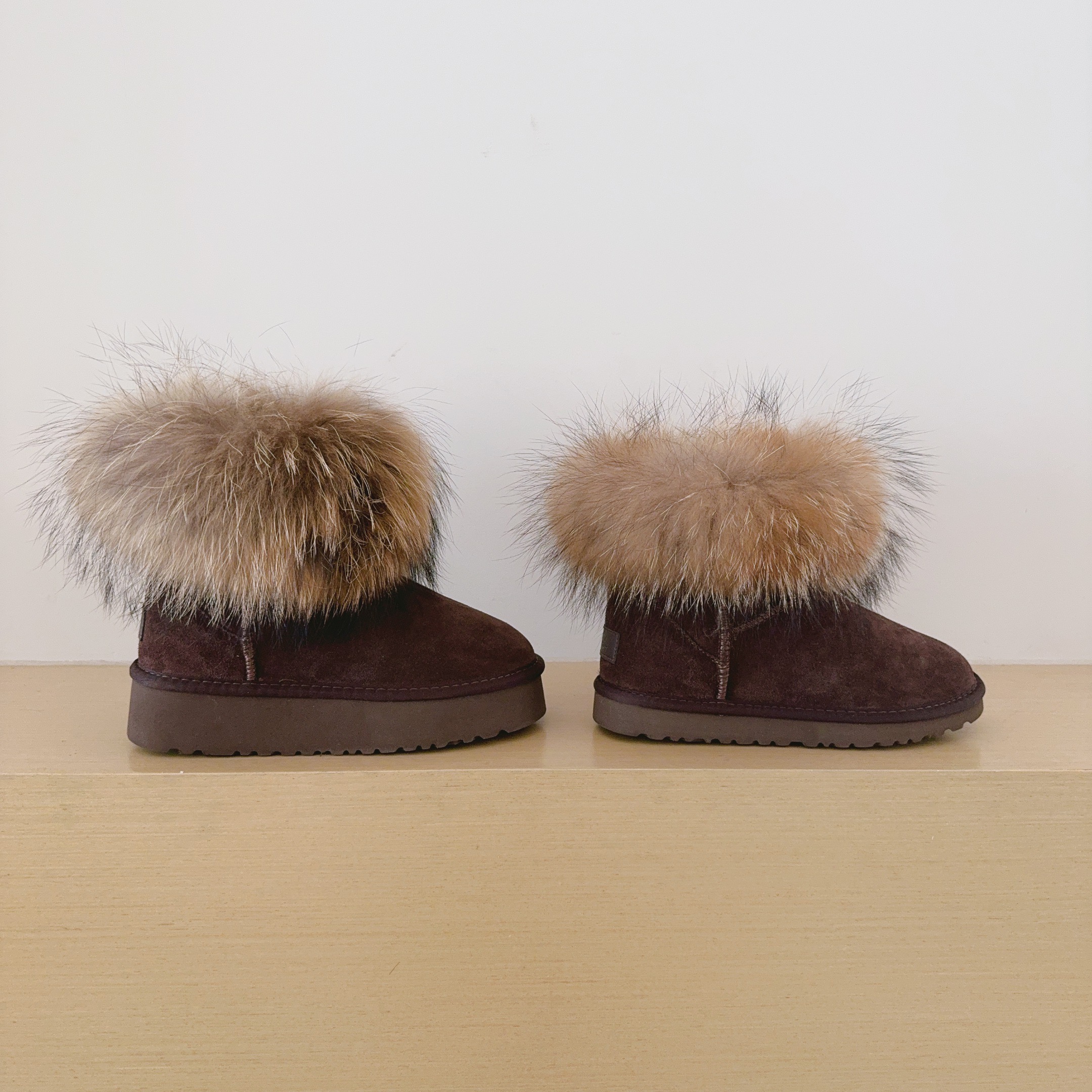 UGG Kids Platform 5854 Genuine Fur Trim Low-Cut Boots