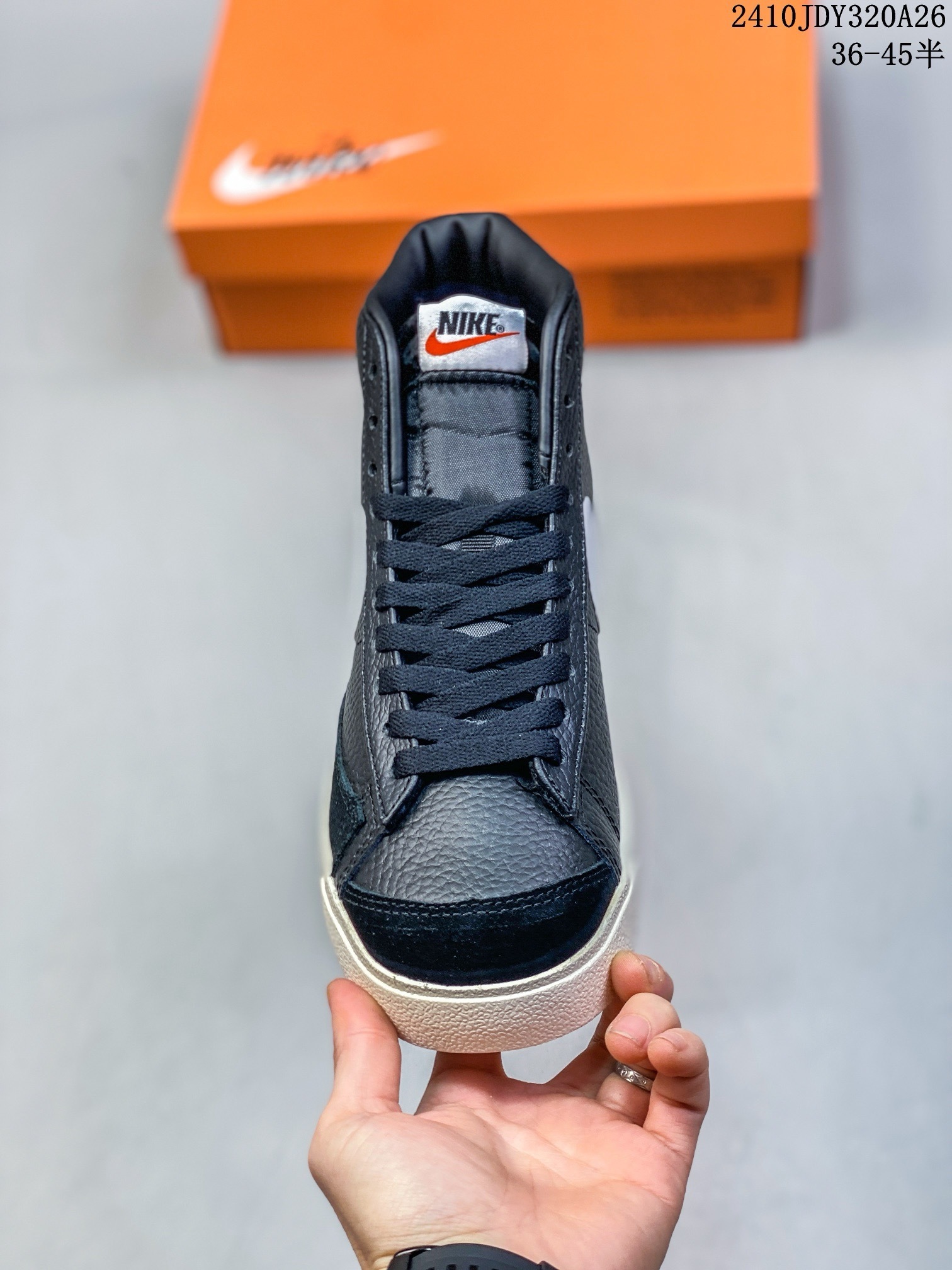 Blazer Mid Detail 44