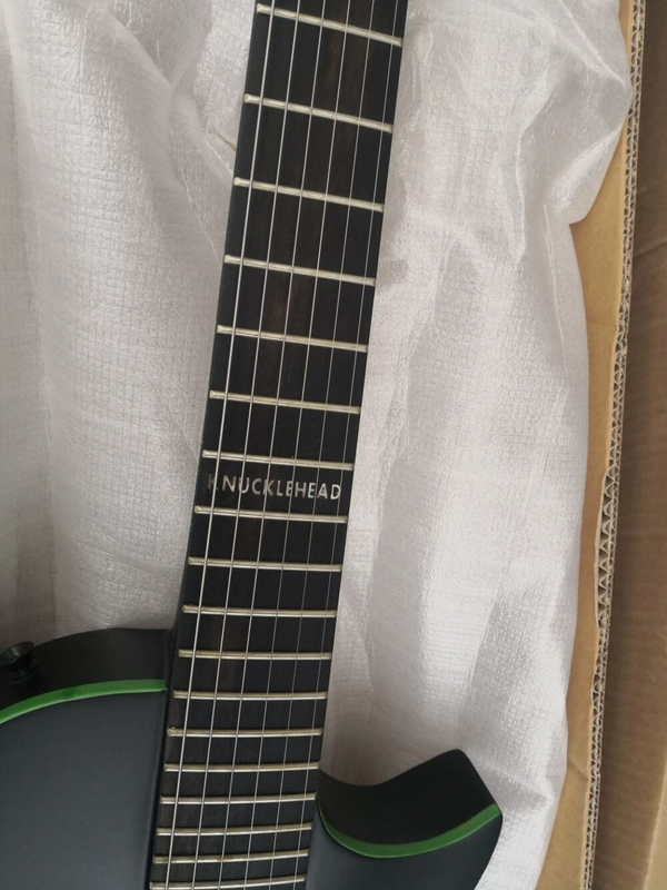 6 Strings Electric Guitar with Black Hardware, Rosewoodood Fretboard High Quality