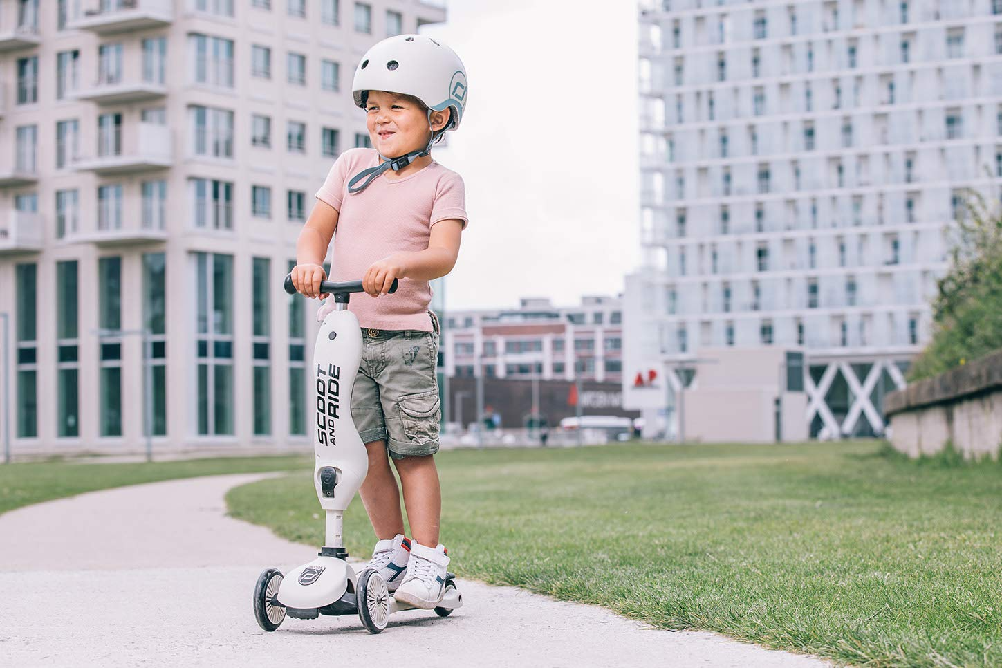 Children Adjustable Seated or Standing 2-in-1 Scooter Including