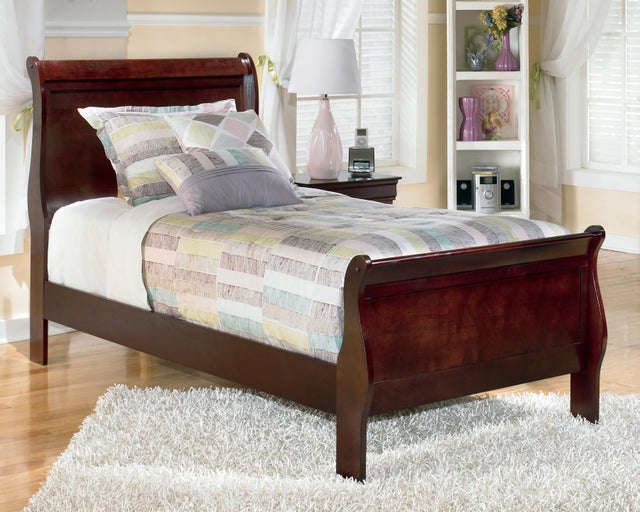 Alisdair Sleigh Bed