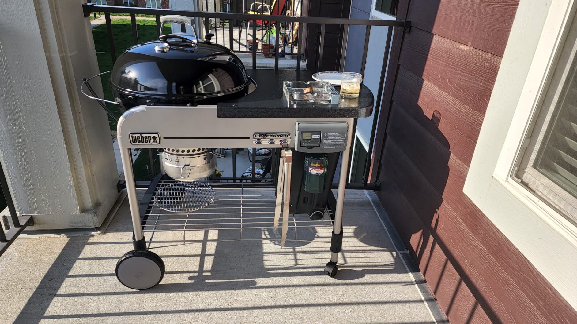 Weber Performer Deluxe Charcoal Grill