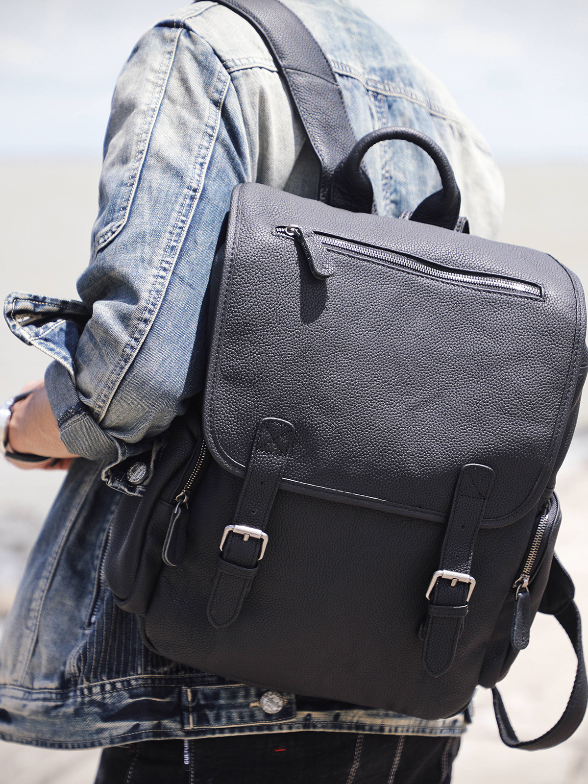 Modern Textured Leather Backpack - Timeless Craftsmanship for the Modern Professional