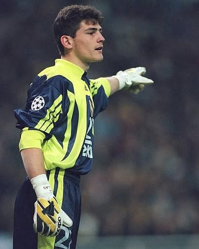 Retro Real Madrid 1999/00 GK Jersey Long Sleeves S-XXL