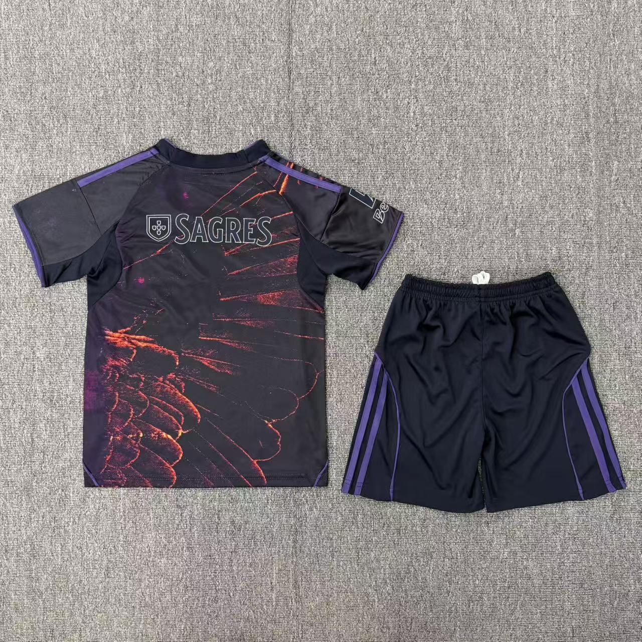 Camisola Adidas x Vhils x SL Benfica - Edição Especial 2025-2026