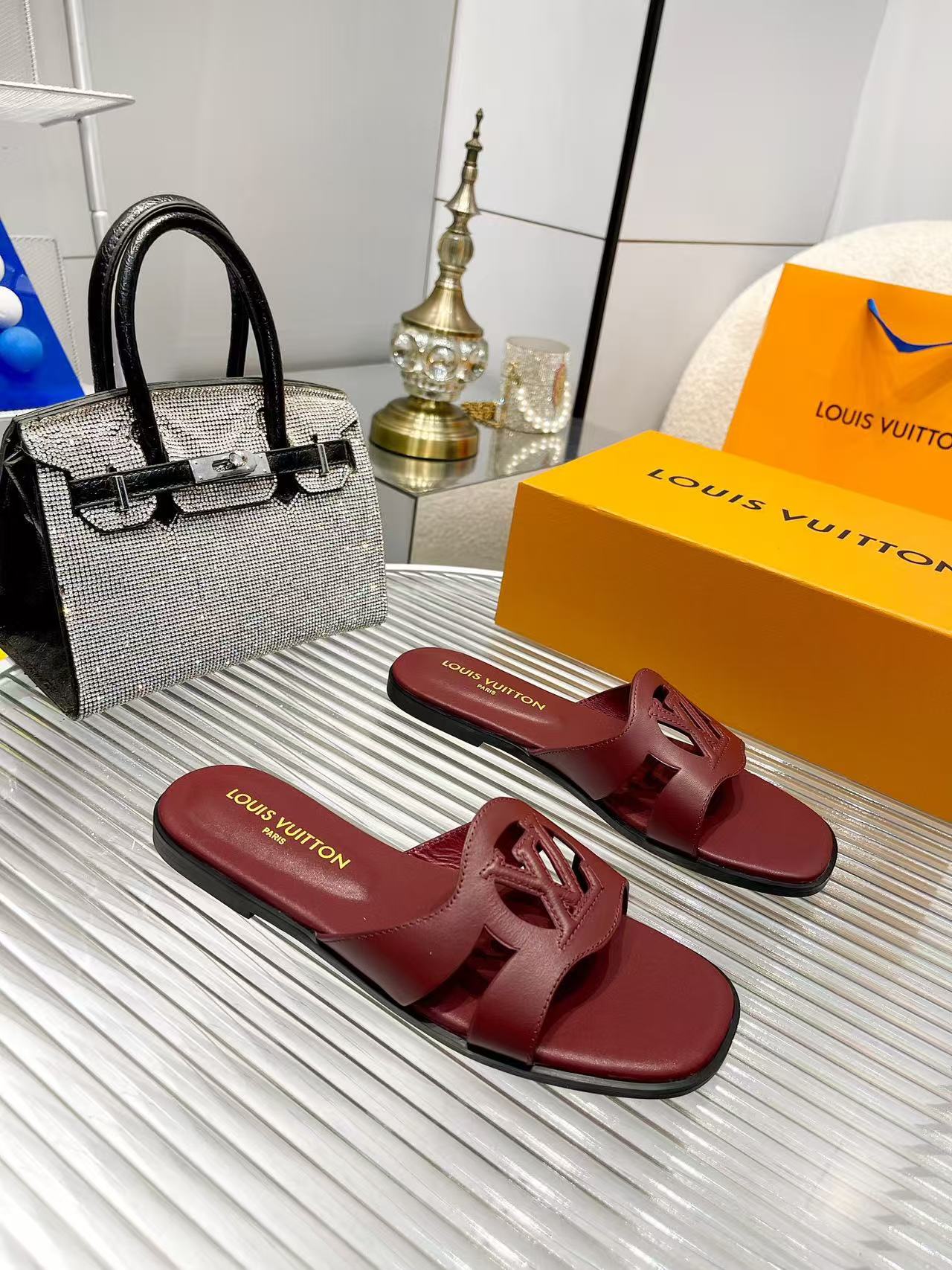 LV slipper