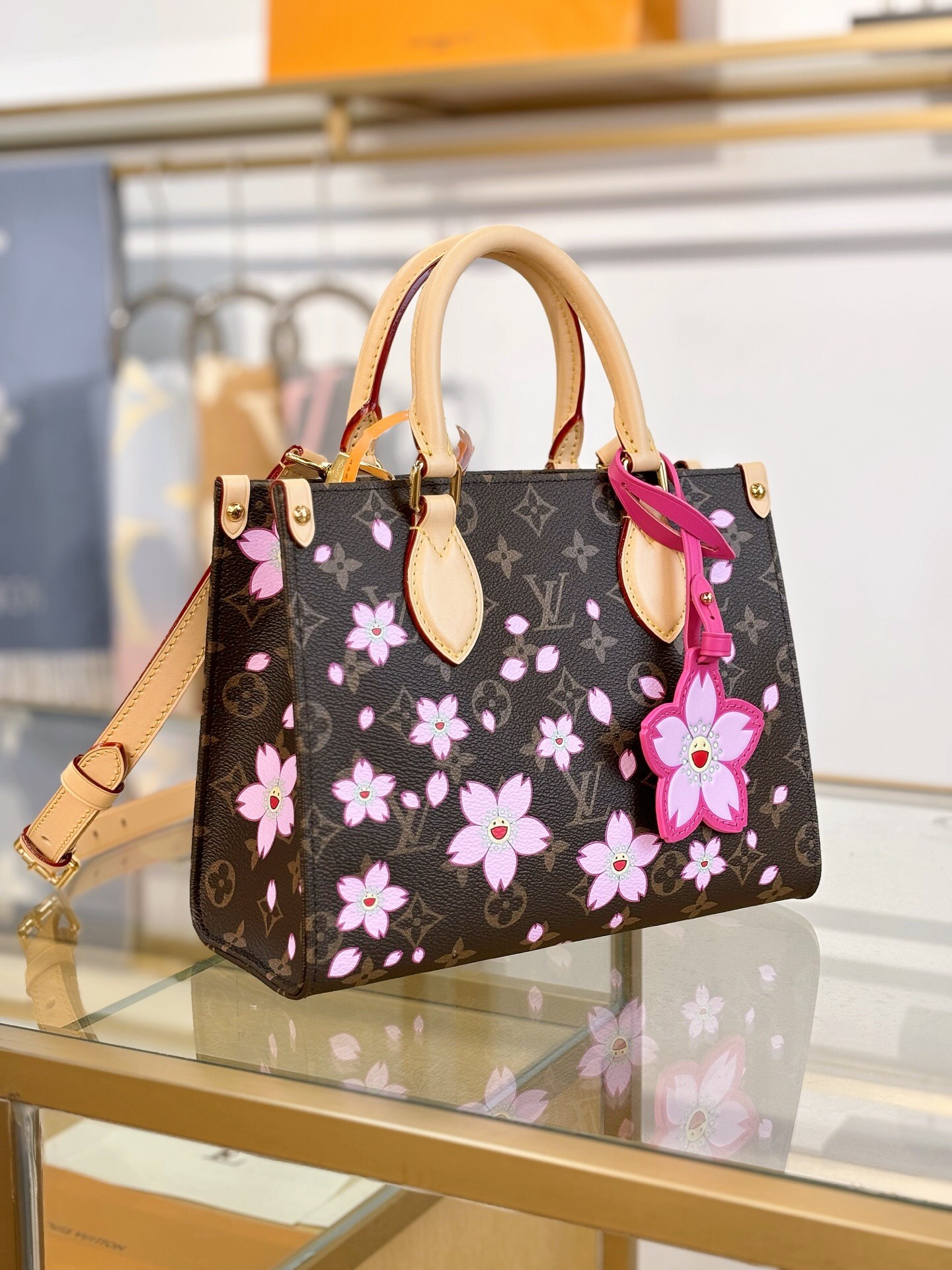 Top version lv X TM onthego handbag