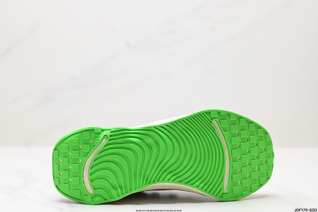 Nike MOTIVA