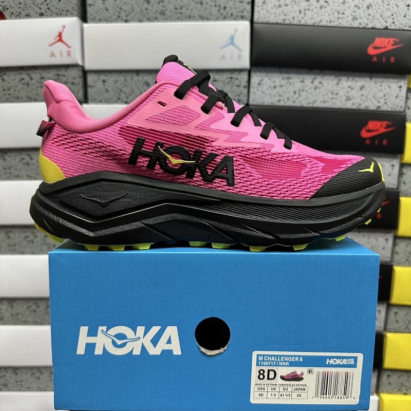 Hoka Challenger 8 Wide Sneakers