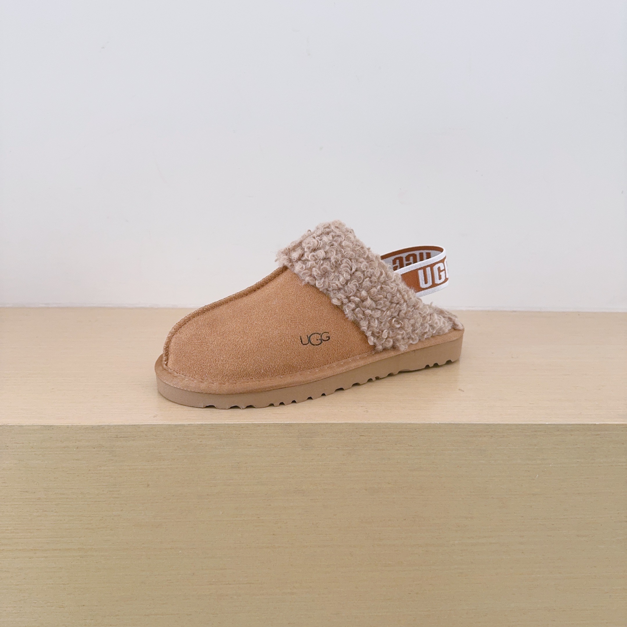 UGG Kids Curly Fleece Star Letter Slippers