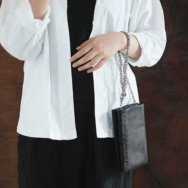 Women's shoulder bag