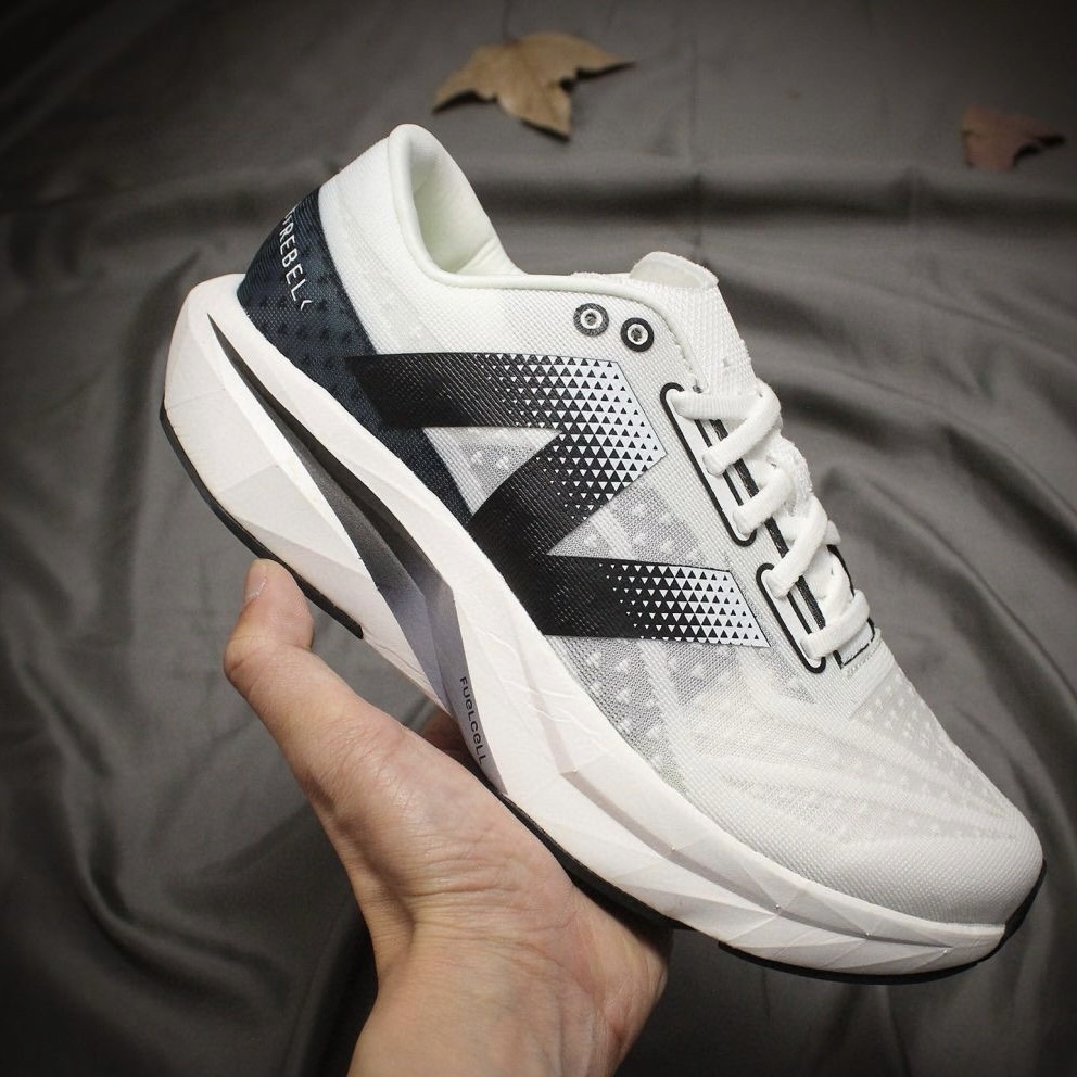 New Balance FuelCell Rebel V4