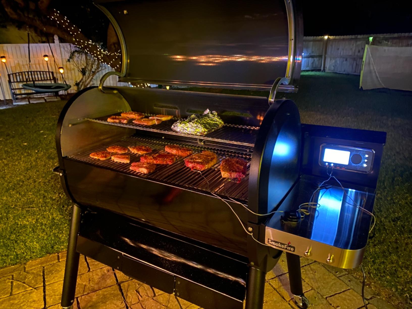 Weber SmokeFire EX6 (2nd Generator) Wood Fired Pellet Grill
