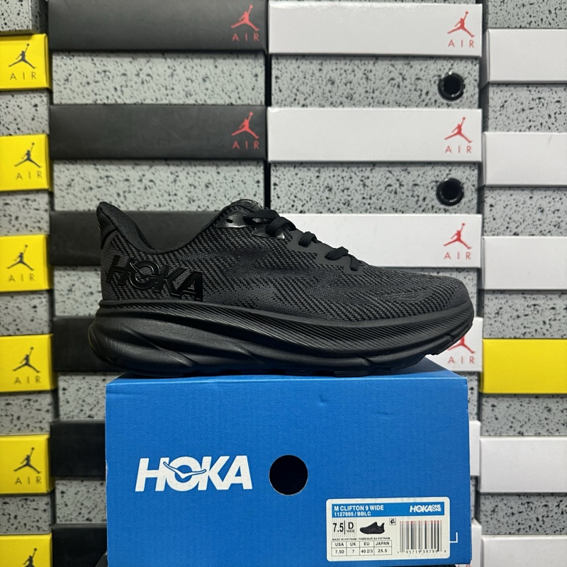 Hoka Clifton 9 Wide Sneakers