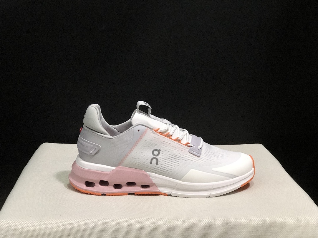 On Cloudnova Flux colour options
