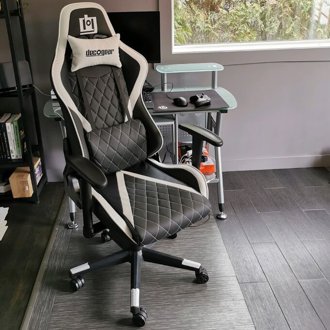 White Foam Gaming Computer Chair with Hydraulic Seat Adjustment